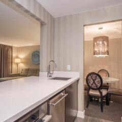Отель La Grande Residence Vancouver at The Sutton Place Hotel Канада, Ванкувер - отзывы, цены и фото номеров - забронировать отель La Grande Residence Vancouver at The Sutton Place Hotel онлайн удобства в номере