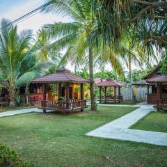 Отель Sayang Beach Resort Koh Lanta