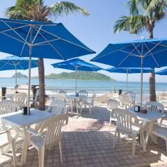 Отель Las Flores Beach Resort гостиничный бар