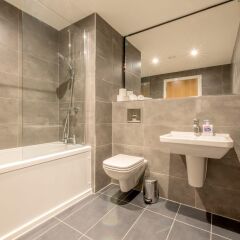 Апартаменты Modern 2 Bedroom Apartment in Northern Quarter ванная