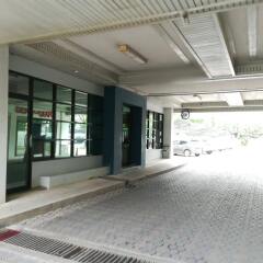 Отель Komol Residence Bangkok Бангкок парковка