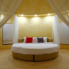 Отель Chic+Chill @ Eravana Паттайя комната для гостей
