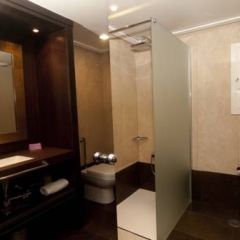 Отель Only YOU Hotel Valencia Испания, Валенсия - 1 отзыв об отеле, цены и фото номеров - забронировать отель Only YOU Hotel Valencia онлайн ванная фото 2