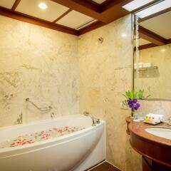 Chaophya Park Hotel ванная