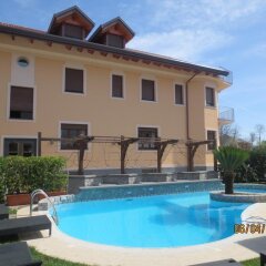 Hotel Due Torri Аджерола бассейн