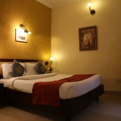 Отель The Corus Hotel Индия, Нью-Дели - отзывы, цены и фото номеров - забронировать отель The Corus Hotel онлайн сейф в номере