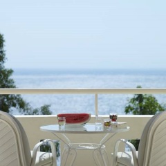 Отель Mitsis Family Village Beach Hotel - All Inclusive Греция, Кардамена - отзывы, цены и фото номеров - забронировать отель Mitsis Family Village Beach Hotel - All Inclusive онлайн балкон