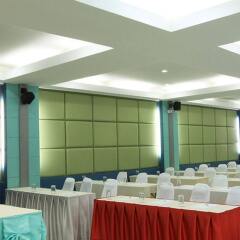 Отель Sea Breeze Jomtien Resort фото 2