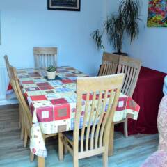 Отель 3 Bedroom Family Home Near The DLR питание