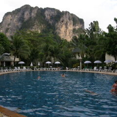 Отель Golden Beach Resort бассейн