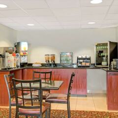 Отель Microtel Inn & Suites by Wyndham Raleigh питание фото 2