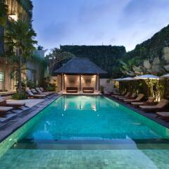 Ubud Village Hotel бассейн фото 2
