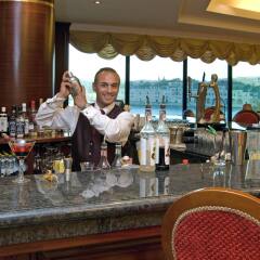 Отель Grand Hotel Excelsior Мальта, Флориана - 2 отзыва об отеле, цены и фото номеров - забронировать отель Grand Hotel Excelsior онлайн гостиничный бар