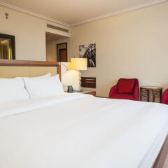 Hilton Warsaw Hotel & Convention Centre комната для гостей фото 9