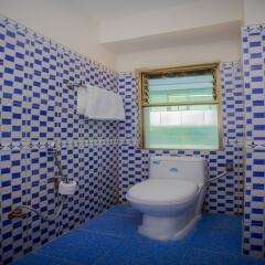 Отель OYO 272 Namaste Kusum Guest House Непал, Катманду - отзывы, цены и фото номеров - забронировать отель OYO 272 Namaste Kusum Guest House онлайн ванная фото 2