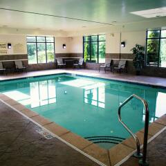 Отель Hampton Inn & Suites Sharon, PA бассейн