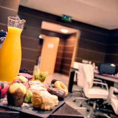 Отель Crowne Plaza Madrid Airport гостиничный бар
