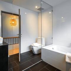 Отель Villa Sonata Phuket ванная