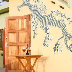 Отель Sea Dragon Three Bedroom Cottage Треже-Бич интерьер отеля фото 2
