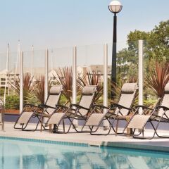 Отель Coast Victoria Hotel & Marina by APA Канада, Виктория - отзывы, цены и фото номеров - забронировать отель Coast Victoria Hotel & Marina by APA онлайн бассейн фото 3