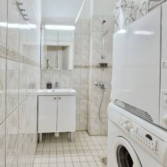 Отель Kotimaailma Helsinki Yrjönkatu 25 Финляндия, Хельсинки - отзывы, цены и фото номеров - забронировать отель Kotimaailma Helsinki Yrjönkatu 25 онлайн ванная