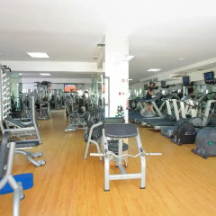 Отель Browns Sports & Leisure Club фитнесс-зал фото 2