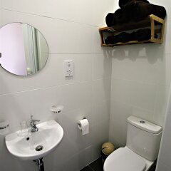 Отель Reno's Restaurant & Guesthouse Бирзеббуджа ванная фото 2