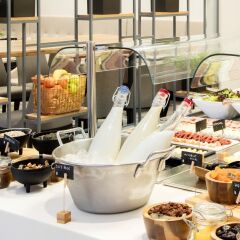 Отель Courtyard by Marriott Vilnius City Center питание фото 2