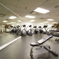 Отель Chestnut Residence and Conference Centre - University of Toronto фитнесс-зал фото 3