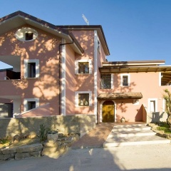 Отель L'Oasi del Fauno Country House Казаль-Велино вид на фасад