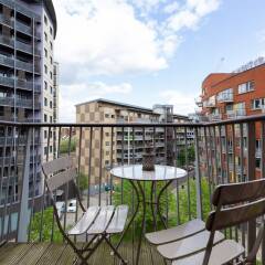 Отель 2 Bedroom Flat In Holloway With Balcony And Courtyard балкон