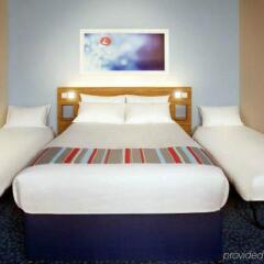 Отель Travelodge Edinburgh Central Princes Street Эдинбург комната для гостей фото 3