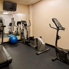 Отель Quality Inn США, Радфорд - отзывы, цены и фото номеров - забронировать отель Quality Inn онлайн фитнесс-зал фото 3