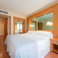 Tryp Sevilla Macarena Hotel комната для гостей