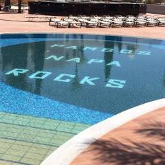 Отель Pambos Napa Rocks Hotel - Adults Only Кипр, Айя-Напа - 13 отзывов об отеле, цены и фото номеров - забронировать отель Pambos Napa Rocks Hotel - Adults Only онлайн спортивное сооружение