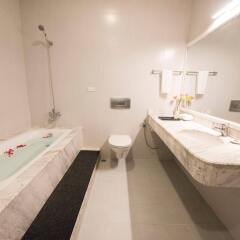 Hoa Binh Hotel ванная