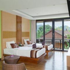 Отель Phi Phi Long Beach Resort & Villa комната для гостей фото 2