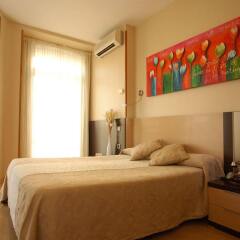 Hotel Plaza Mayor комната для гостей