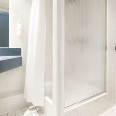 Отель Holiday Inn Express London - Limehouse ванная фото 2