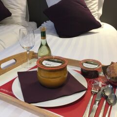 Inter-Hotel Le Sevigne Rennes Centre Gare в номере