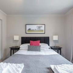 Апартаменты Hoxton 2 Bed Apartment by BaseToGo комната для гостей