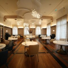 Отель Hostellerie De Plaisance Франция, Сент-Эмильон - отзывы, цены и фото номеров - забронировать отель Hostellerie De Plaisance онлайн гостиничный бар