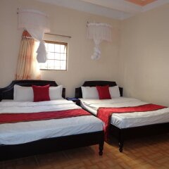 Отель Phuong Tung Guesthouse Далат комната для гостей фото 3