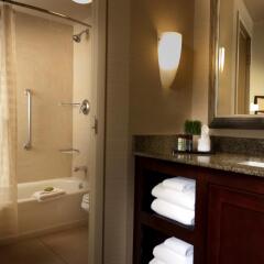 Отель Embassy Suites Fort Worth - Downtown ванная
