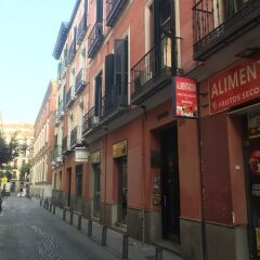 Отель Bloom Inn Madrid