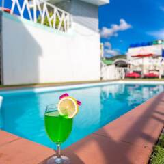 Отель PJ Patong Resortel бассейн фото 4