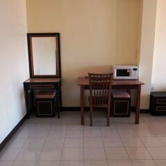 Апартаменты Parinya's Apartment Паттайя сейф в номере