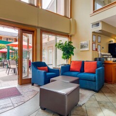 Отель Comfort Inn & Suites North Vancouver Канада, Аптаун - отзывы, цены и фото номеров - забронировать отель Comfort Inn & Suites North Vancouver онлайн интерьер отеля фото 3