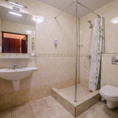 Гостиница Бурлак в Рыбинске отзывы, цены и фото номеров - забронировать гостиницу Бурлак онлайн Рыбинск ванная