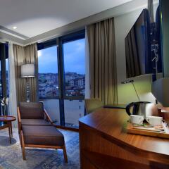 DoubleTree by Hilton Hotel Istanbul - Piyalepasa комната для гостей фото 3